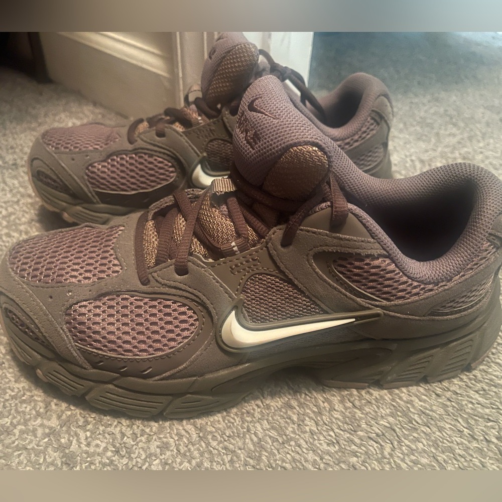 Nike V5, RNR, Men Size 7, Brown